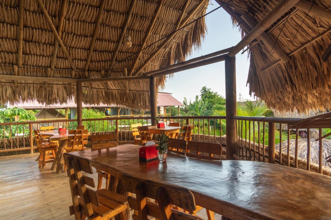 El Zoo Hostel, Bar & Pool Hostel