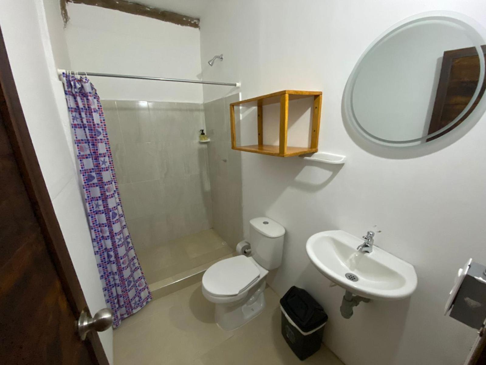 El Zoo Hostel, Bar & Pool Hostel *